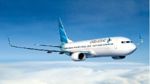 Garuda Klarifikasi Soal Larangan Foto Dalam Pesawat